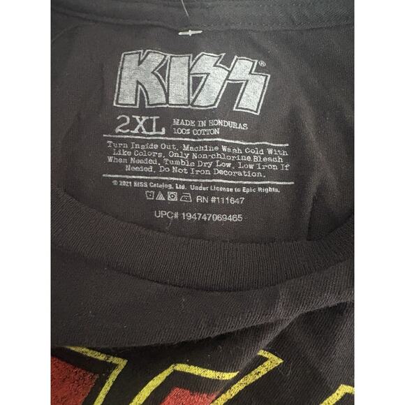 KISS World Tour '77 Graphic Black Short Sleeve T-Shirt Men's Size 2XL Rock - Picture 5 of 5